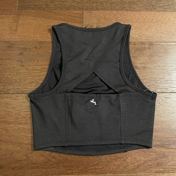 Workout Crop - Picture 2 of 7